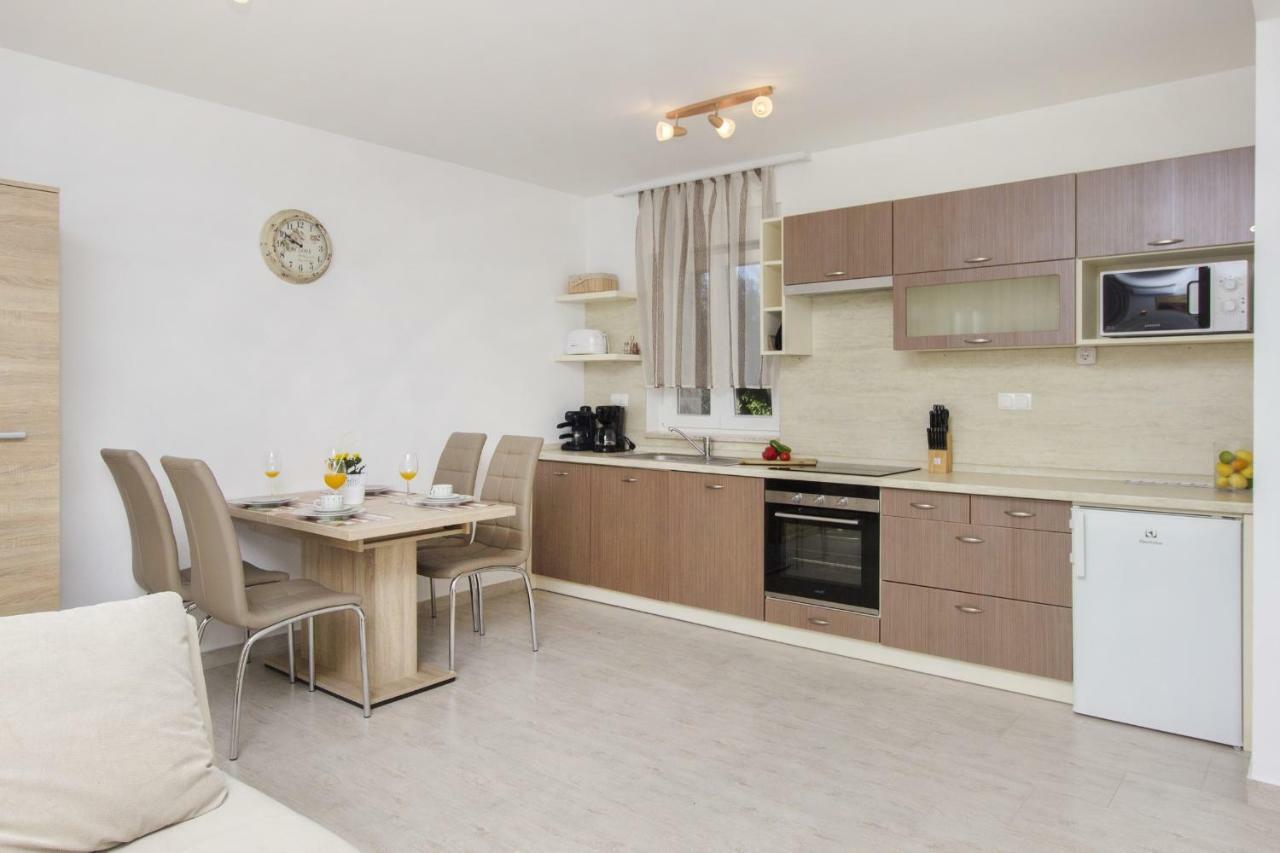 Apartmani Gabriella Водице Экстерьер фото